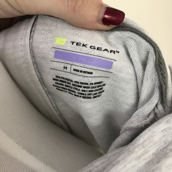 Size M Tek Gear sweatshirt - Picture 6 of 6